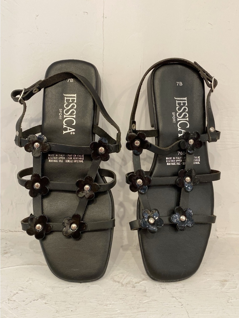 Vintage Jessica Sport Black Flower Embellished Strappy Cage Sandals w Low Heel
